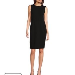 Calvin Klein
Sleeveless Seam Front Scuba Crepe Crew Neck Sheath Dress
